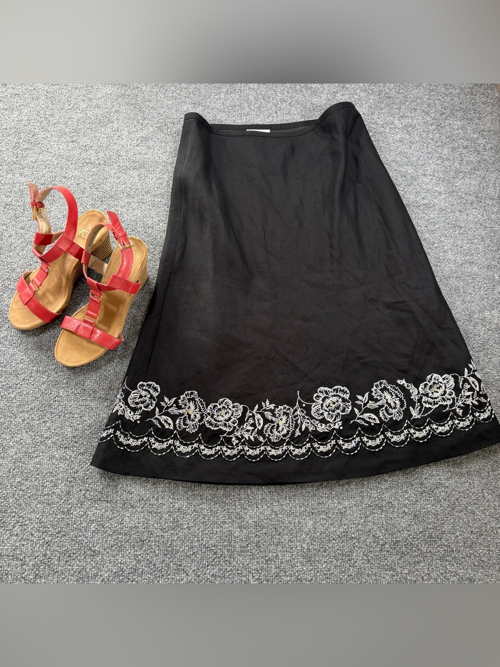 LOFT Black A-Line Skirt with White Floral Embroidery Size 10 Cottagecore Linen
